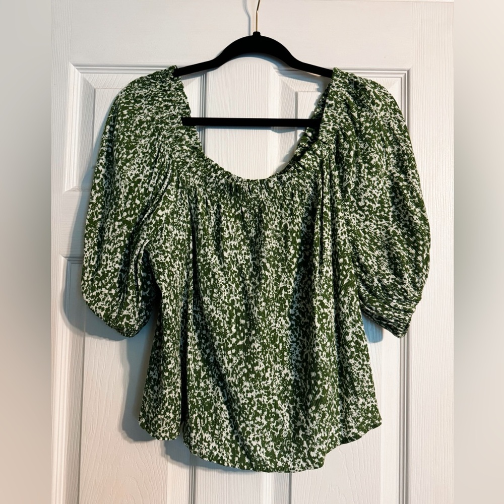 Abercrombie & Fitch Green and White Puff Sleeve Peasant Blouse